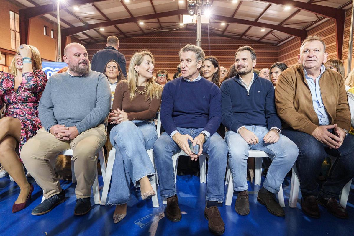 FOTOGALERÍA | El acto de Feijóo y Guardiola en Lobón, en imágenes