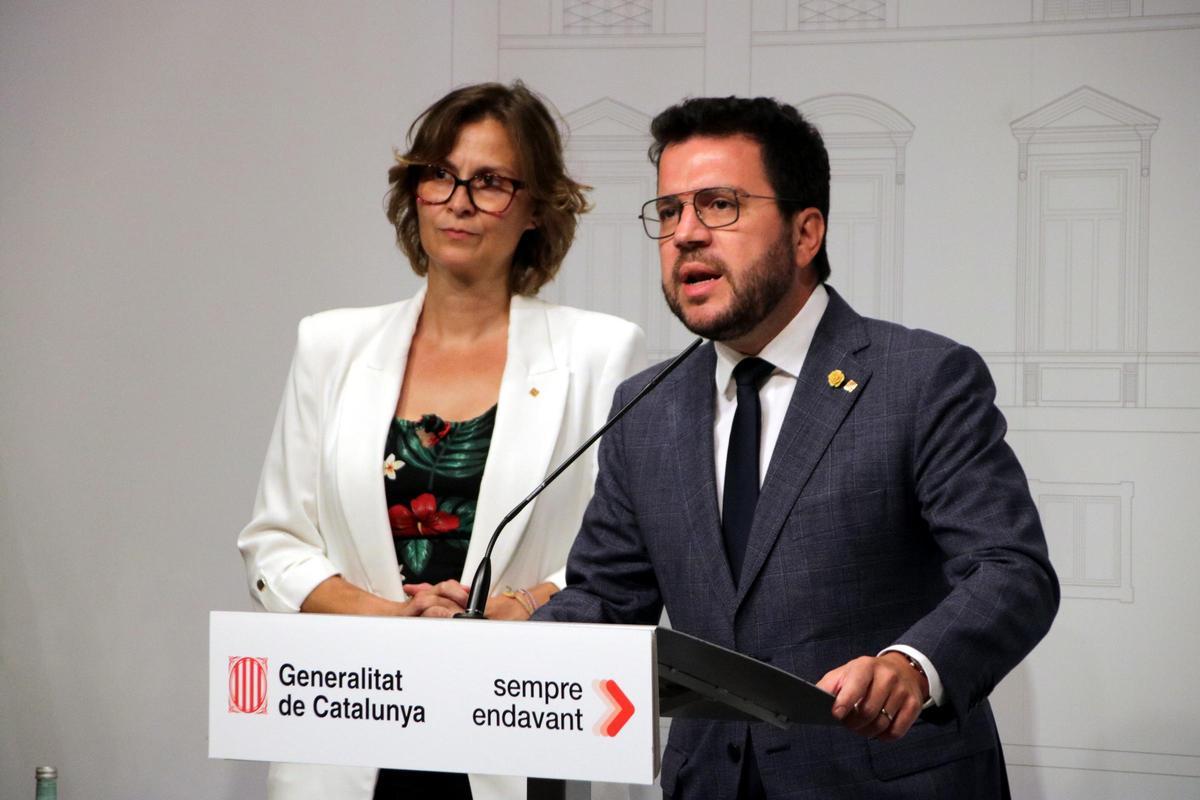 La consellera dAcció Exterior i Unió Europea, Meritxell Serret, i el president, Pere Aragonès, a la Generalitat La consellera dAcció Exterior i Unió Europea, Meritxell Serret, i el president, Pere Aragonès, a la Generalitat