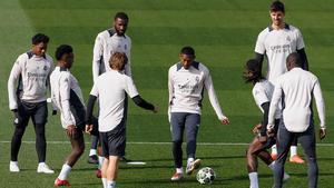 Fede Valverde y Lucas Vázquez vuelven al grupo en vísperas del City