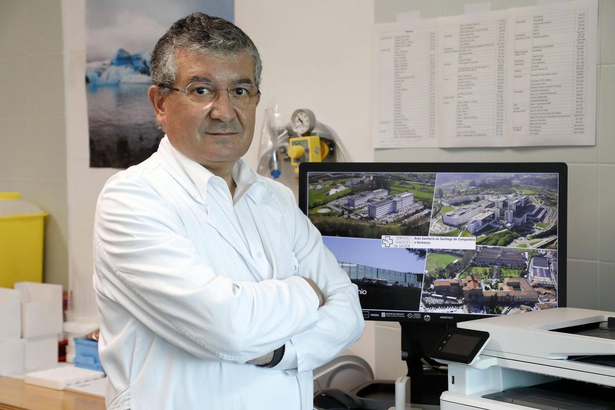 Rafael López, jefe de Oncología Médica-Oncomet del Complexo Hospitalario Universitario de Santiago y coordinador científico del Simposio Biopsia Líquida de Santiago.