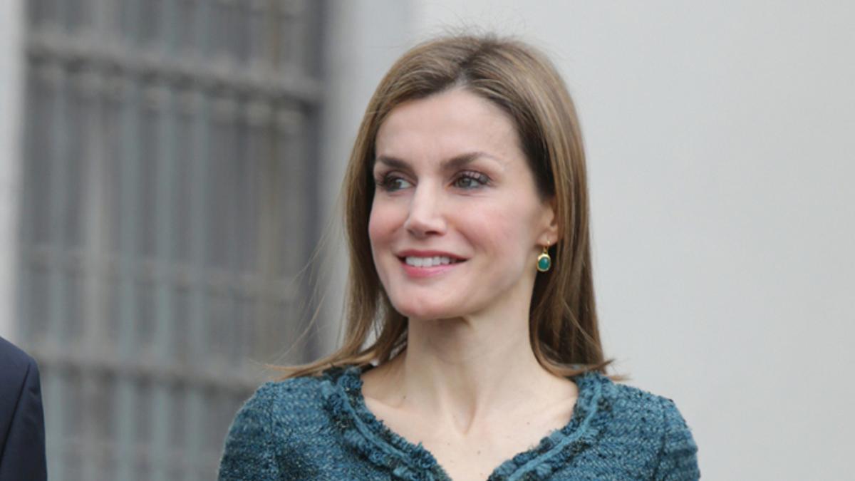 Letizia Ortiz, el abrigo verde de Felipe Varela