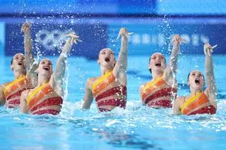 La rutina técnica de natación sincronizada en los Juegos Olímpicos, en imágenes