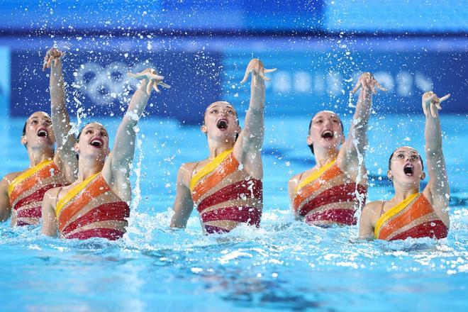El equipo español de natación artística, en la rutina técnica de los Juegos.