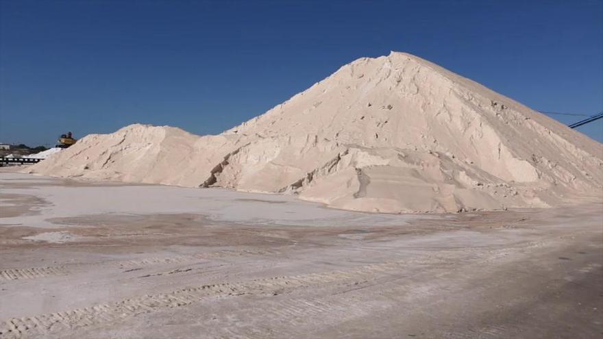 Más de 2.700 turistas visitan las salinas de Torrevieja en 15 días