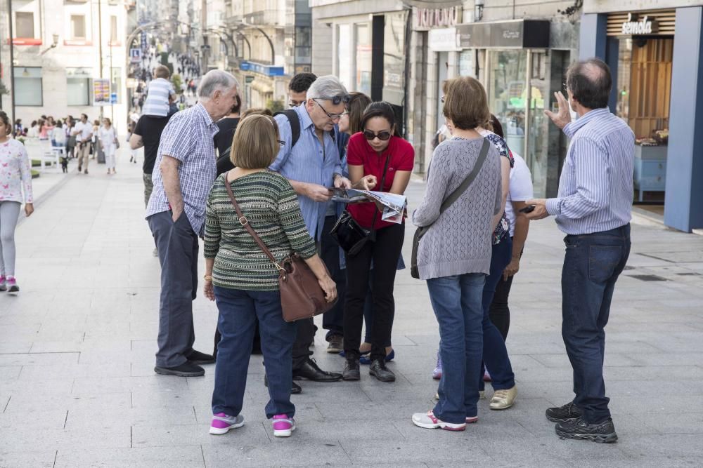 Turistas por el centro de Vigo