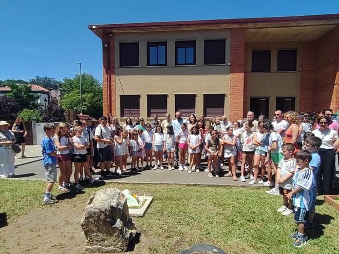 El CEIP L'ablanu celebra sus 50 años creando comunidad