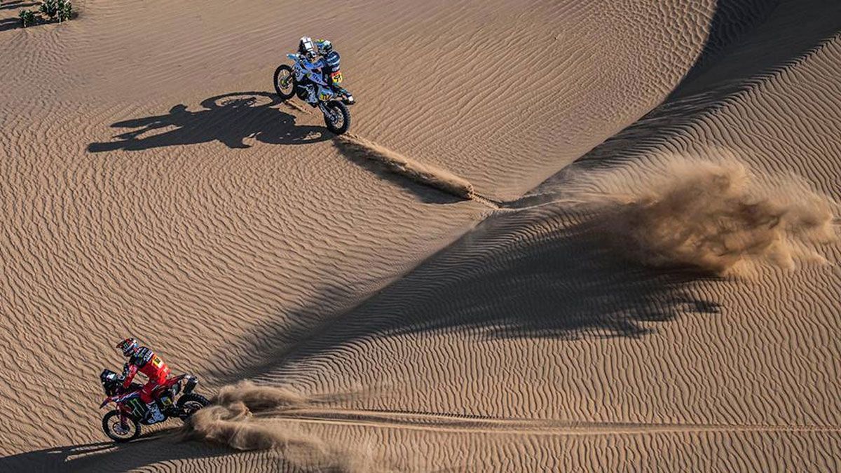 Joan Barreda y Luciano Benavides, durante la 11ª etapa del Dakar