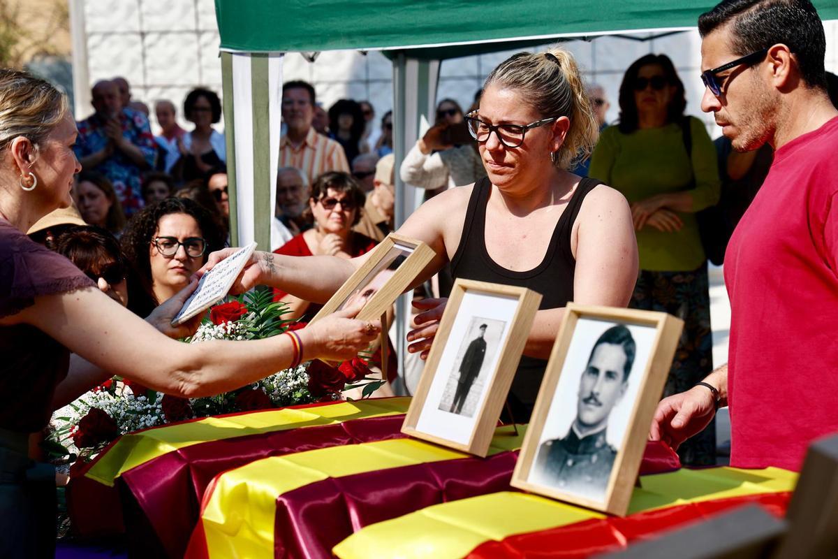 Los restos de diez represaliados en Paterna vuelven con sus familias 86 años después