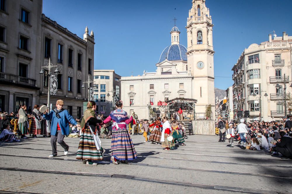 «Les Pastoretes» adoran al Niño en Alcoy