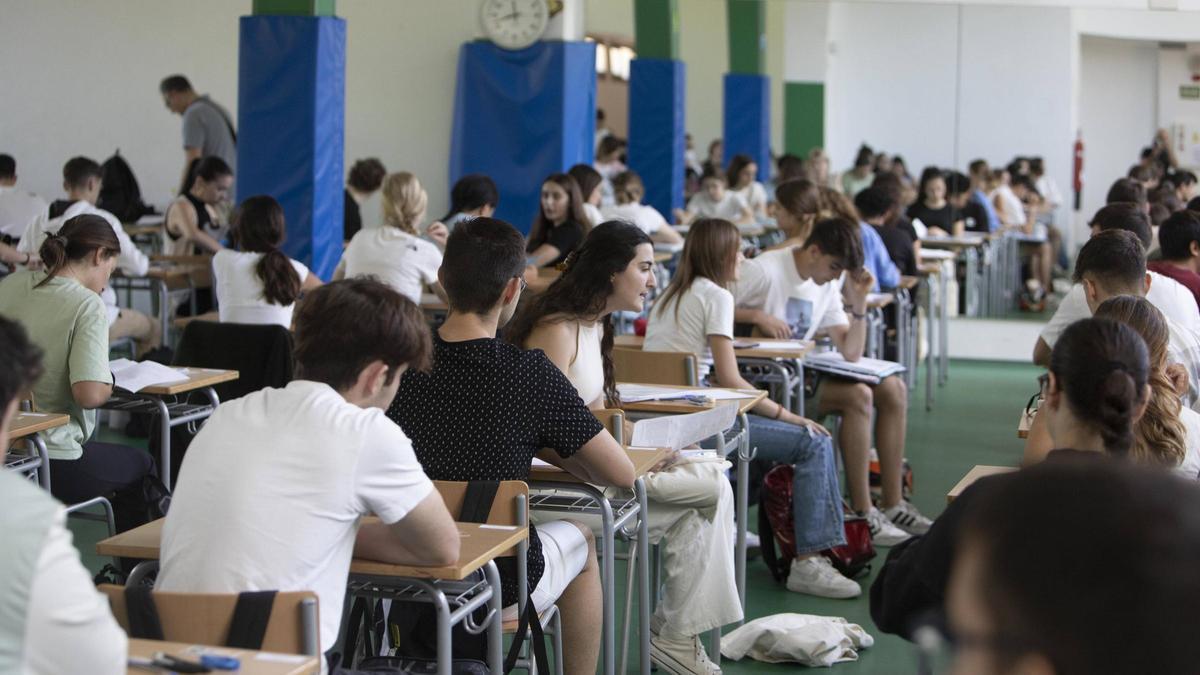 Xàtiva. CTR Pruebas de acceso a la universidad (PAU) en el campus de la UCV