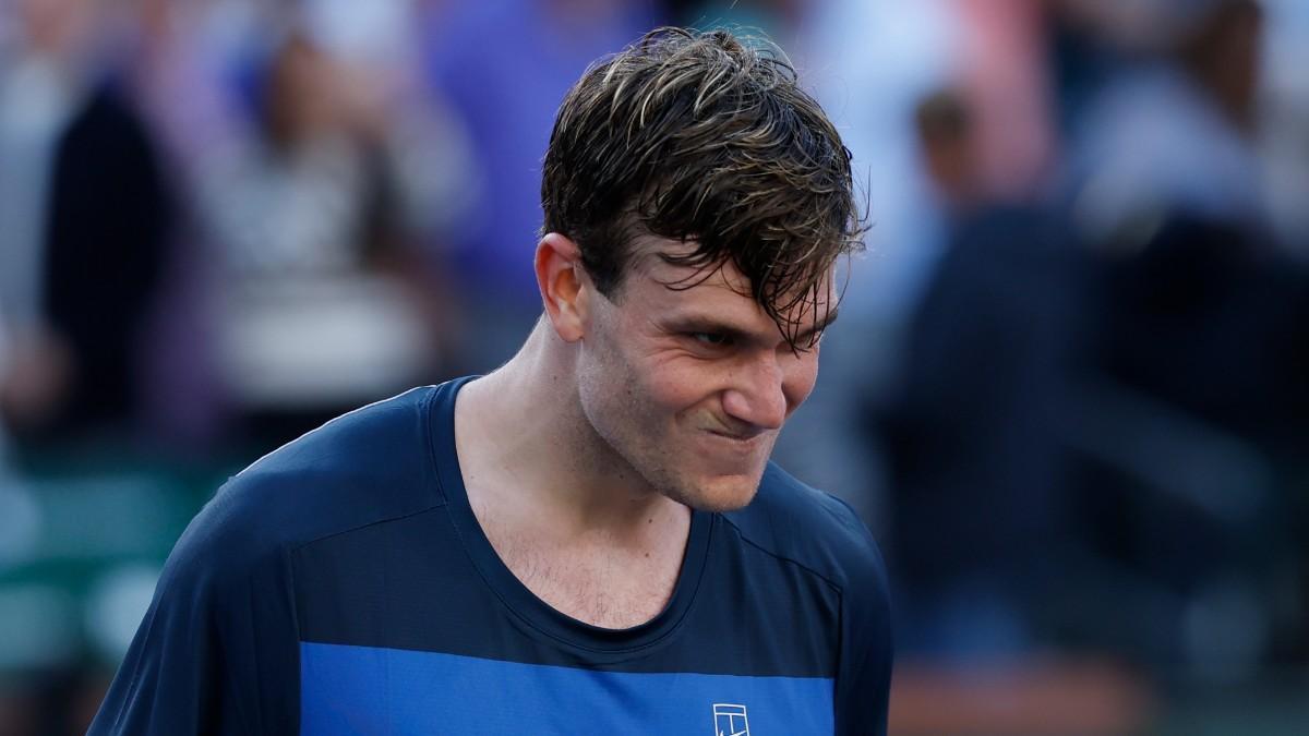 El tenista británico Jack Draper celebra tras vencer al español Carlos Alcaraz en Indian Wells