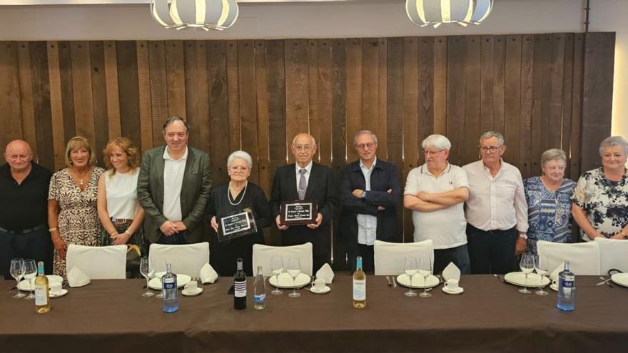 Los pensionistas de Villaviciosa honran en su fiesta a los &quot;abuelos del año&quot;: &quot;Estamos muy agradecidos&quot;