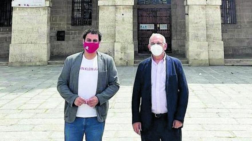 El alcalde, Tomás del Bien (izquierda) con el presidente de la Asociación, Francisco Martín. | Cedida