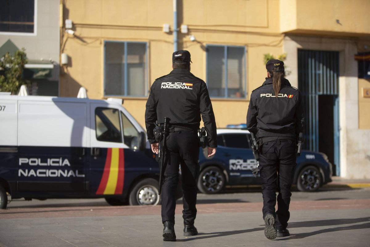 Agentes de la Policía Nacional de la comisaría de Sagunt.