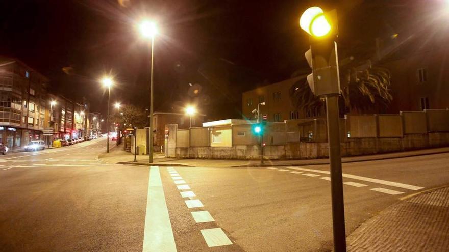 La acera donde dio a luz Raquel Gándara, ante la Comisaría.