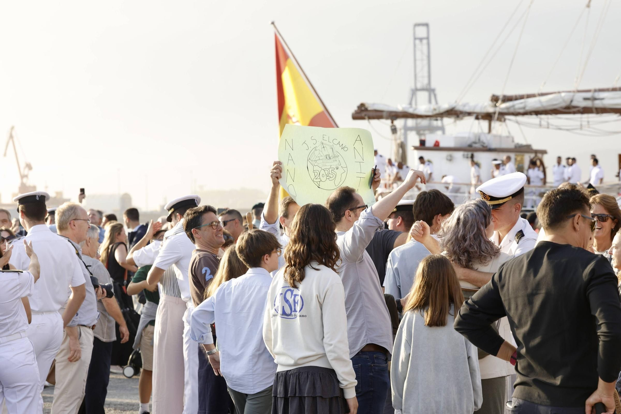 EN IMÁGENES: Así fue la llegada de la Princesa Leonor a Gijón en "Elcano"