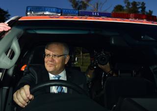 Arrojan un huevo al primer ministro australiano durante campaña electoral