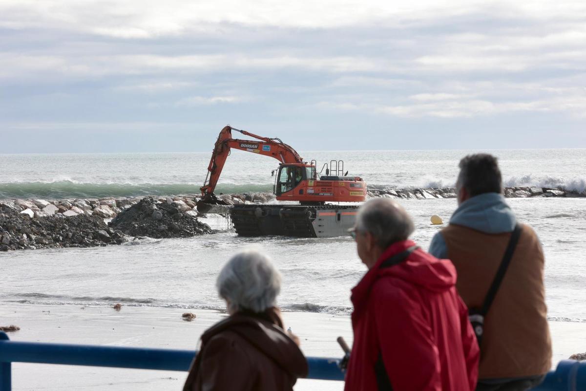 El Postiguet en obras: la maquinaria ya trabaja en la zona del Cocó