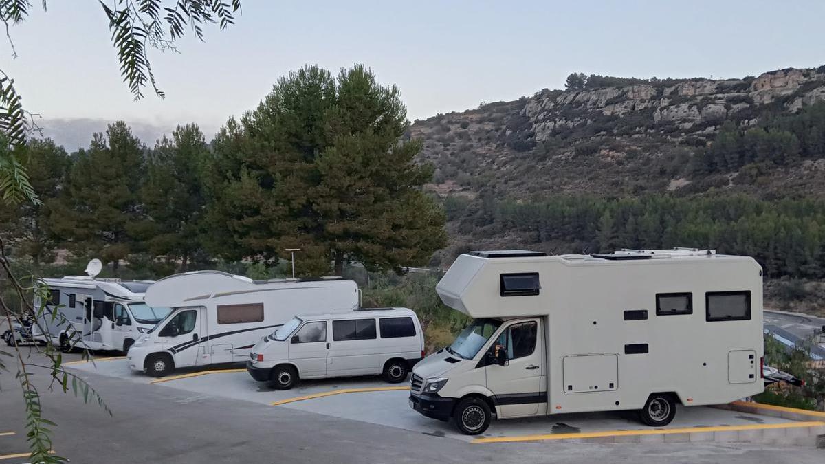 Cervera del Maestre cuenta con una zona dedicada a las autocaravanas.