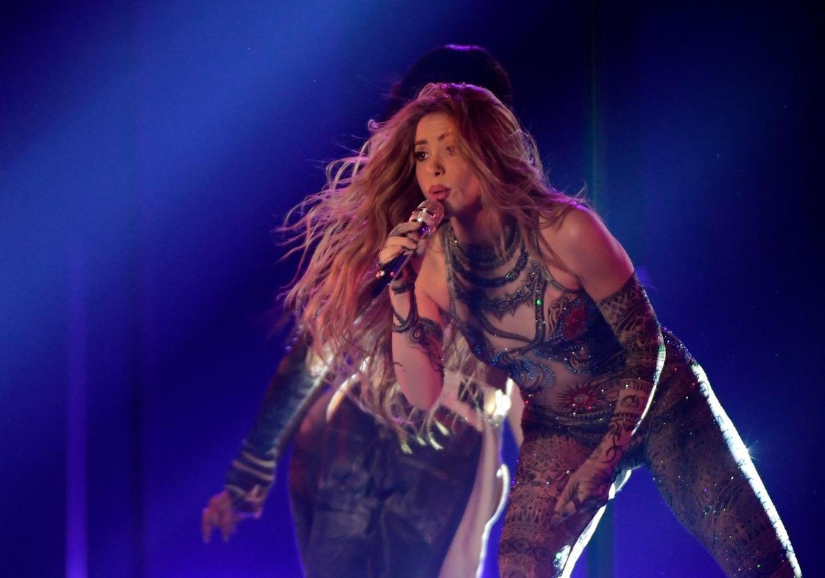 Shakira i Karol G regnen en la telenovel·la (de Rosalía i Rauw Alejandro) dels Latin Grammy