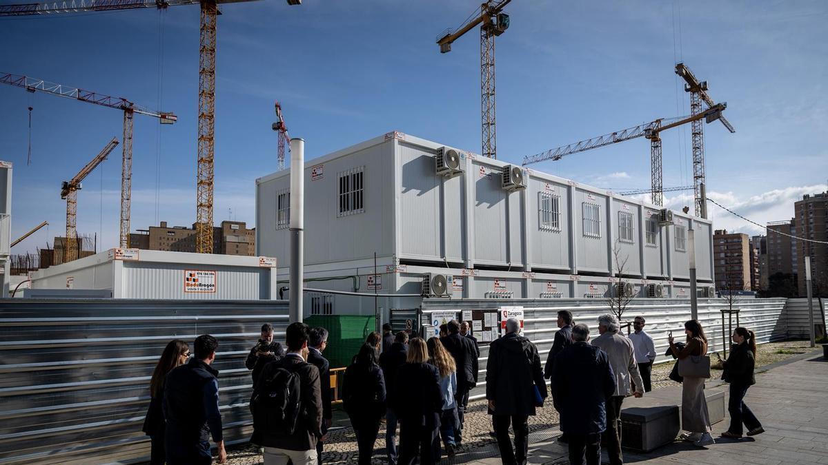 La delegación de la FIFA, durante su visita a las obras de la nueva Romareda el pasado 10 de marzo.