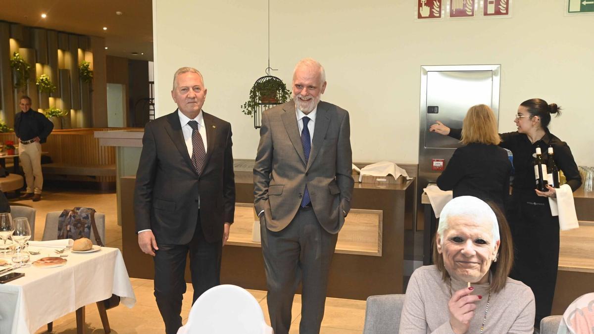 Un brindis por un referente judicial en Vigo: el Colegio de Procuradores homenajea a González-Puelles