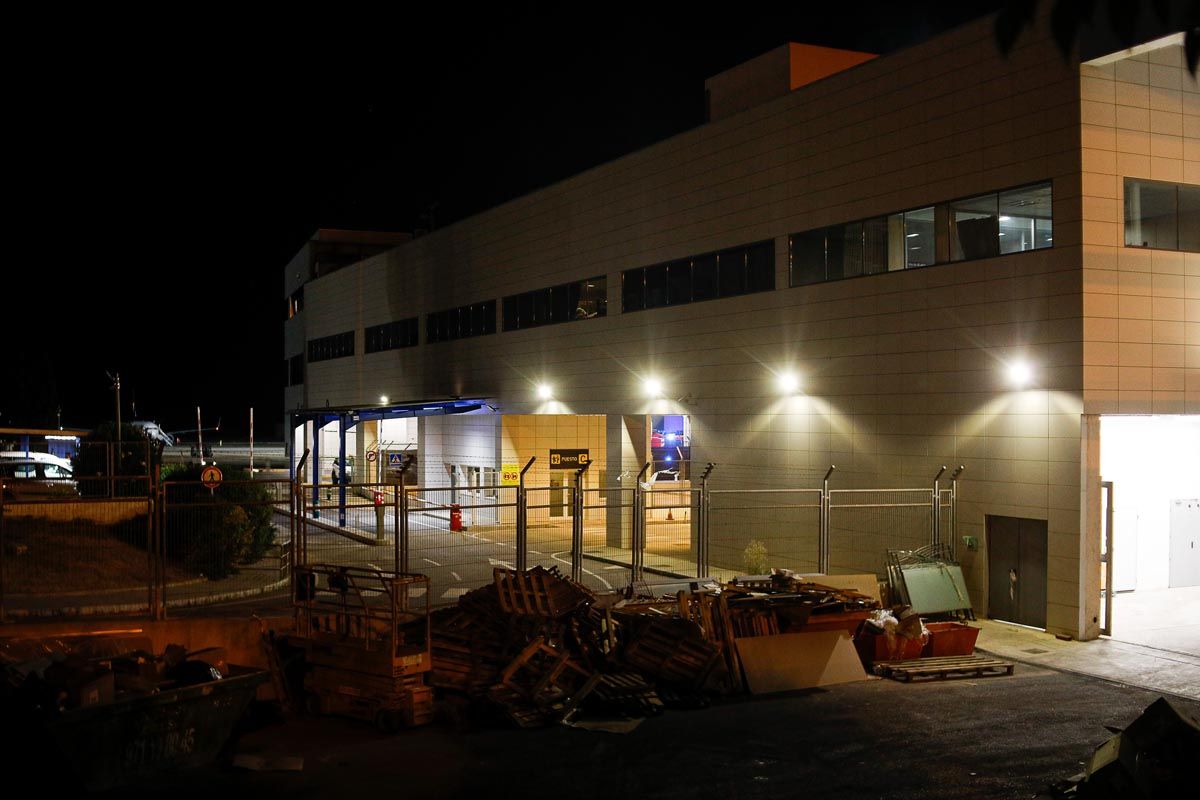 Un cortocircuito deja sin luz el aeropuerto de Ibiza