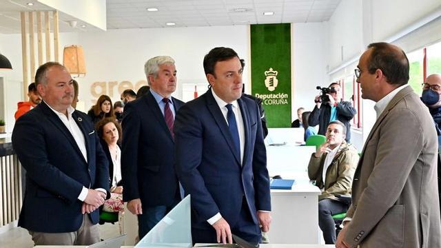 O presidente da Deputación da Coruña, Valentín González Formoso, durante unha visita ao GreenCoworking de As Pontes. | LOC