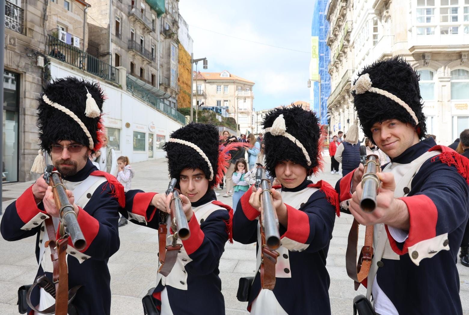 Día dos de la invasión francesa: las tropas de Napoleón no frustran la fiesta a los vigueses