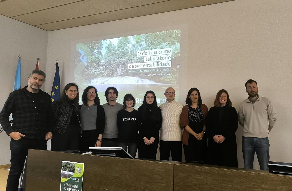 Participantes na presentación do balance do proxecto Renatur_Outes, celebrada en Santiago.