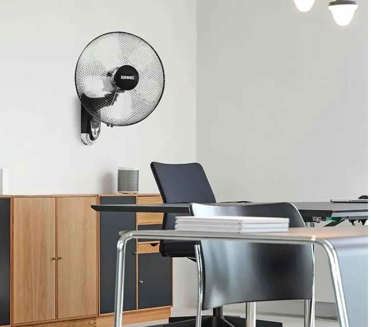 Un ventilador de pared