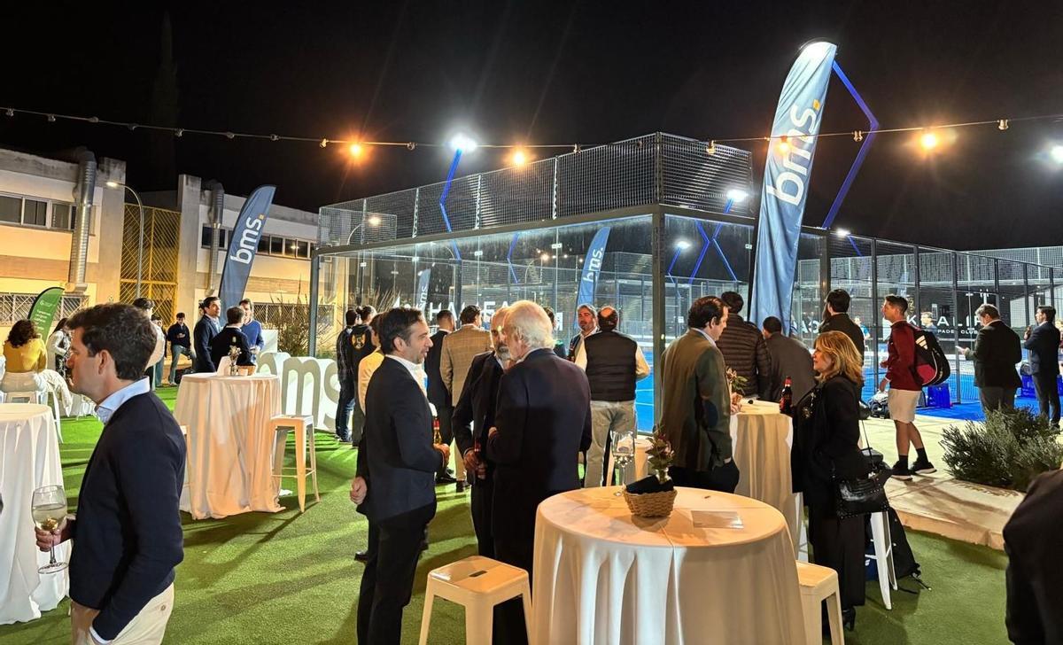 Clausura del torneo de pádel a beneficio de la Asociación Española contra el Cáncer.