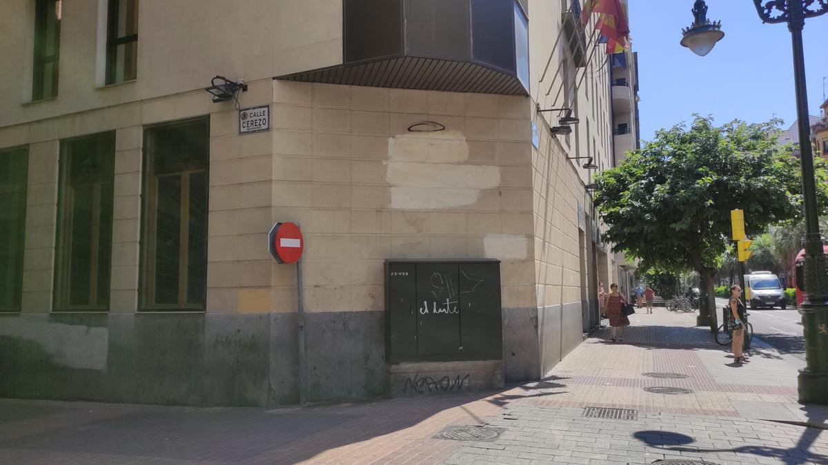 La agresión se produjo en esta esquina de Zaragoza.