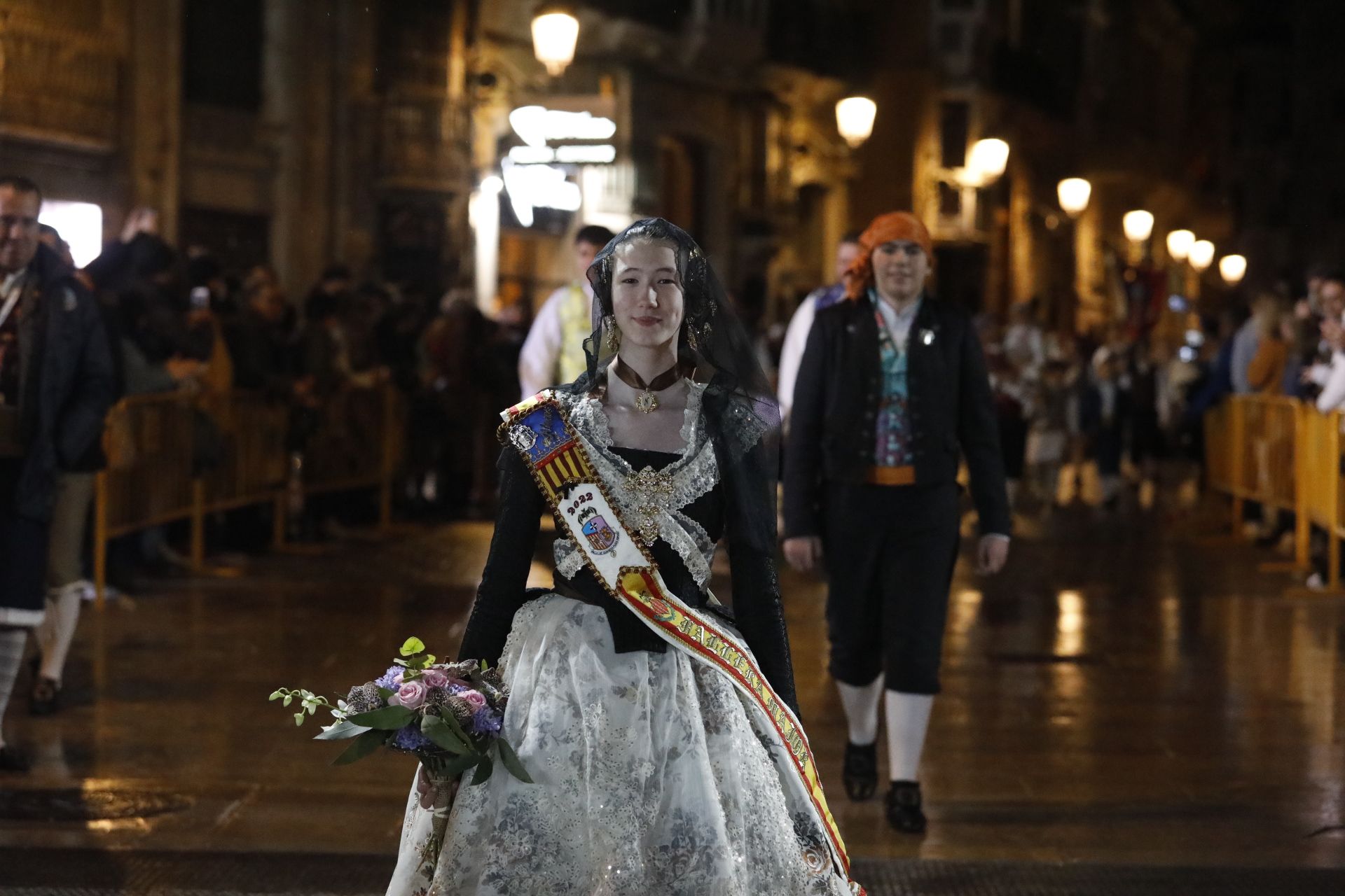 Búscate en el primer día de ofrenda por la calle Quart (entre las 22:00 a las 23:00 horas)