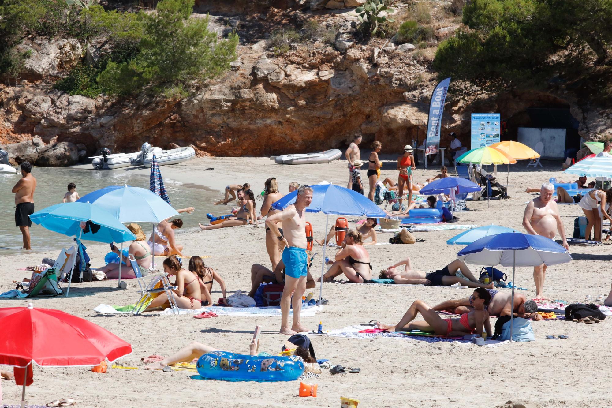 Turismo en Ibiza: Portinatx, destino para adultos