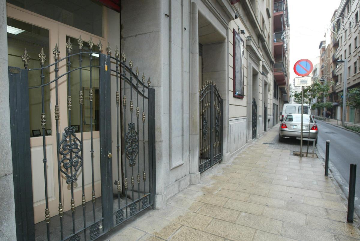 Fachada del Teatre del Raval de Castelló.