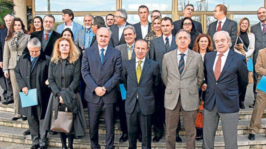 Imagen de la reunión de los miembros de la Fehm con Carlos Delgado.