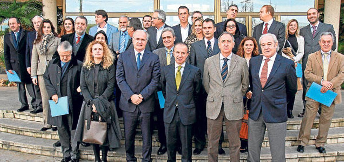 Imagen de la reunión de los miembros de la Fehm con Carlos Delgado.