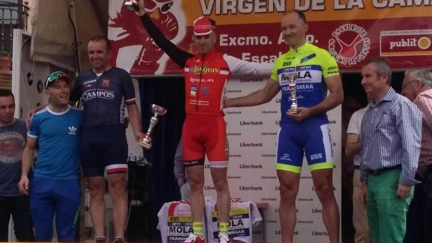 Huerdo, en el podio del Campeonato de Cantabria.