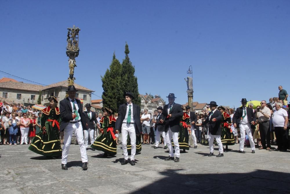 O Hío baila para rendir culto a San Roque