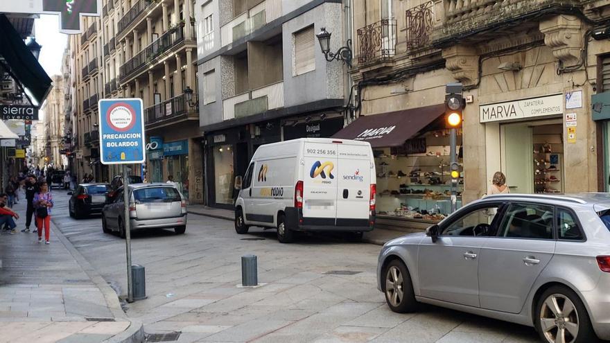 Acceso de vehículos al casco histórico de Ourense.   | // FERNANDO CASANOVA