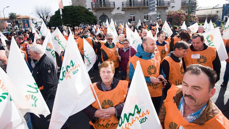 Los agricultores concentrados hoy en A Coruña // Roller