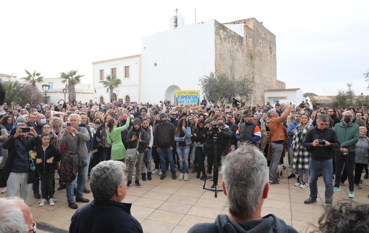 Manifestación del 15 de abril de 2022 contra el actual concurso de quioscos. | C.C.