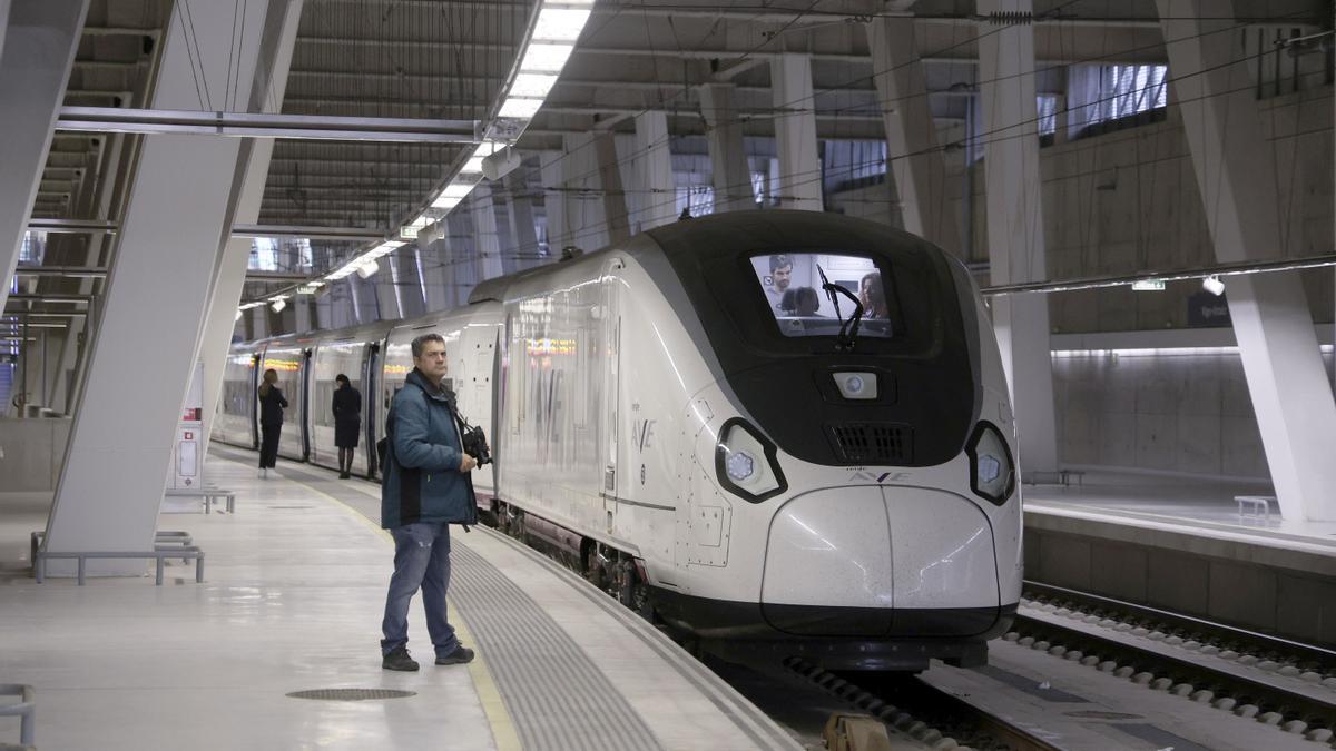 Renfe exigirá a Talgo compensaciones económicas por incidencias en los nuevos trenes Avril