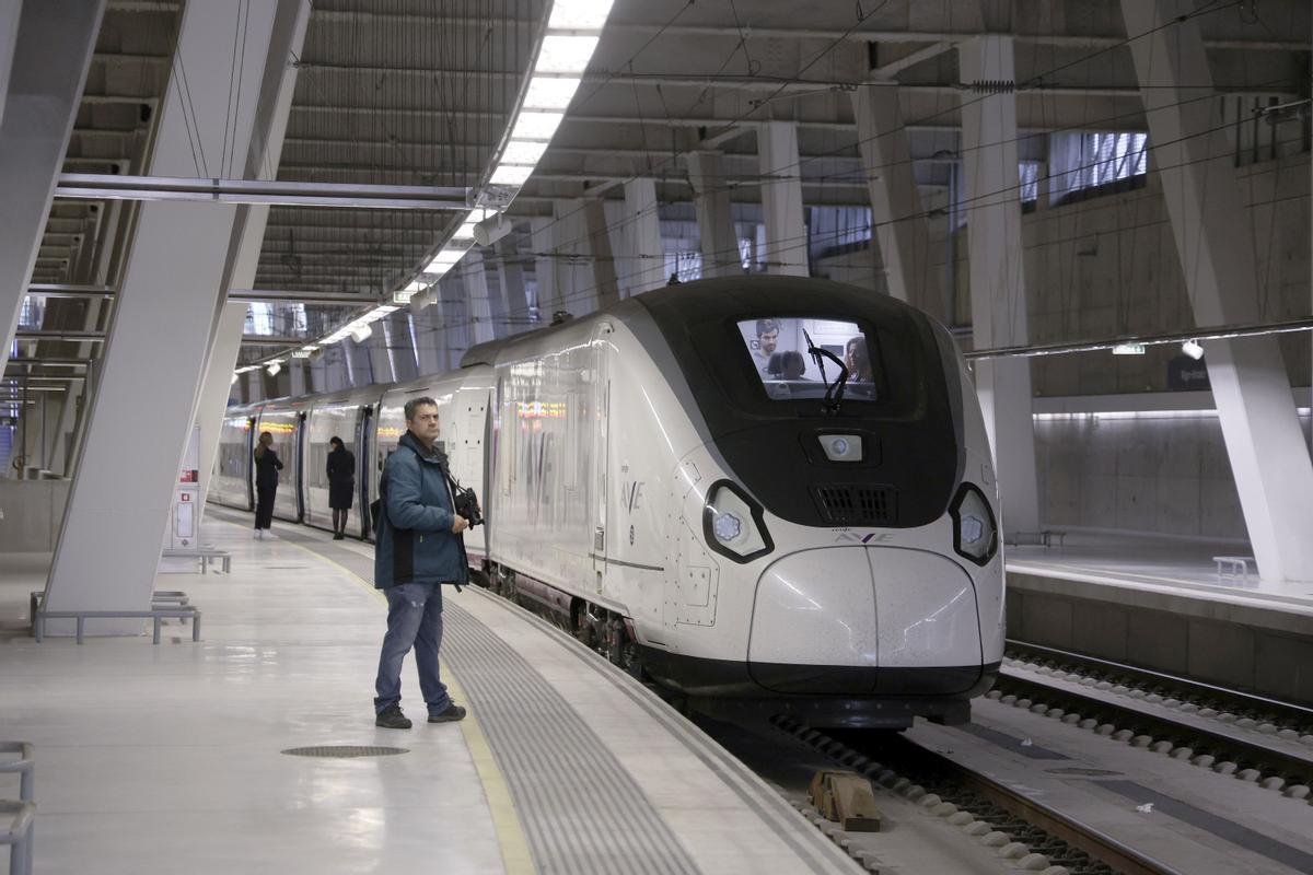 Pesa, disposada a llançar una opa pel 100% de Talgo