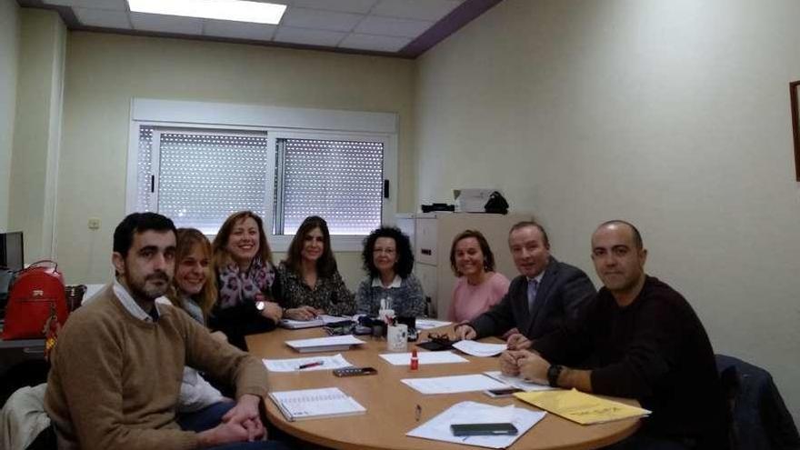 Sergio García (CSIF), M.ª José Ordiz (Cemsatse), Mónica Ventoso (CC OO), M.ª Jesús Rozas (CC OO), Begoña Jiménez (CC OO), Lucía Mediavilla (Cemsatse), Amando de Lamo (Cemsatse) y Javier Rodríguez (Saif).