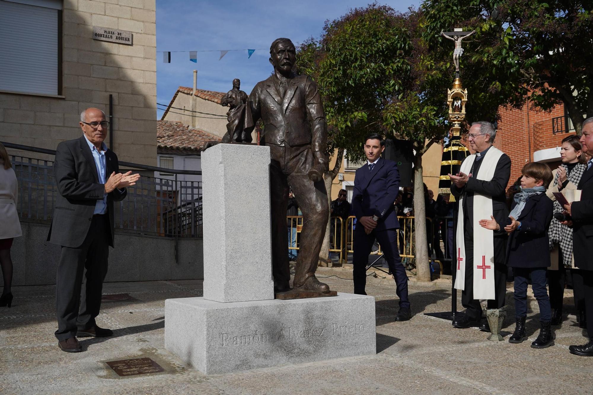 Una estatua de bronce, el recuerdo indeleble de Coreses a Ramón Álvarez