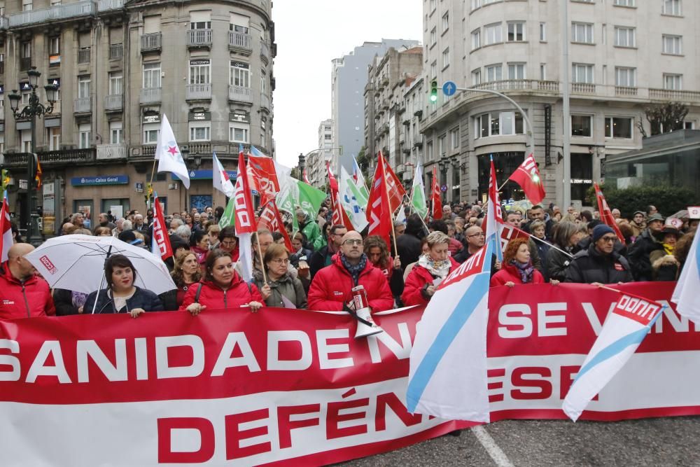 Miles de manifestantes piden una sanidad pública de calidad // Alba Villar