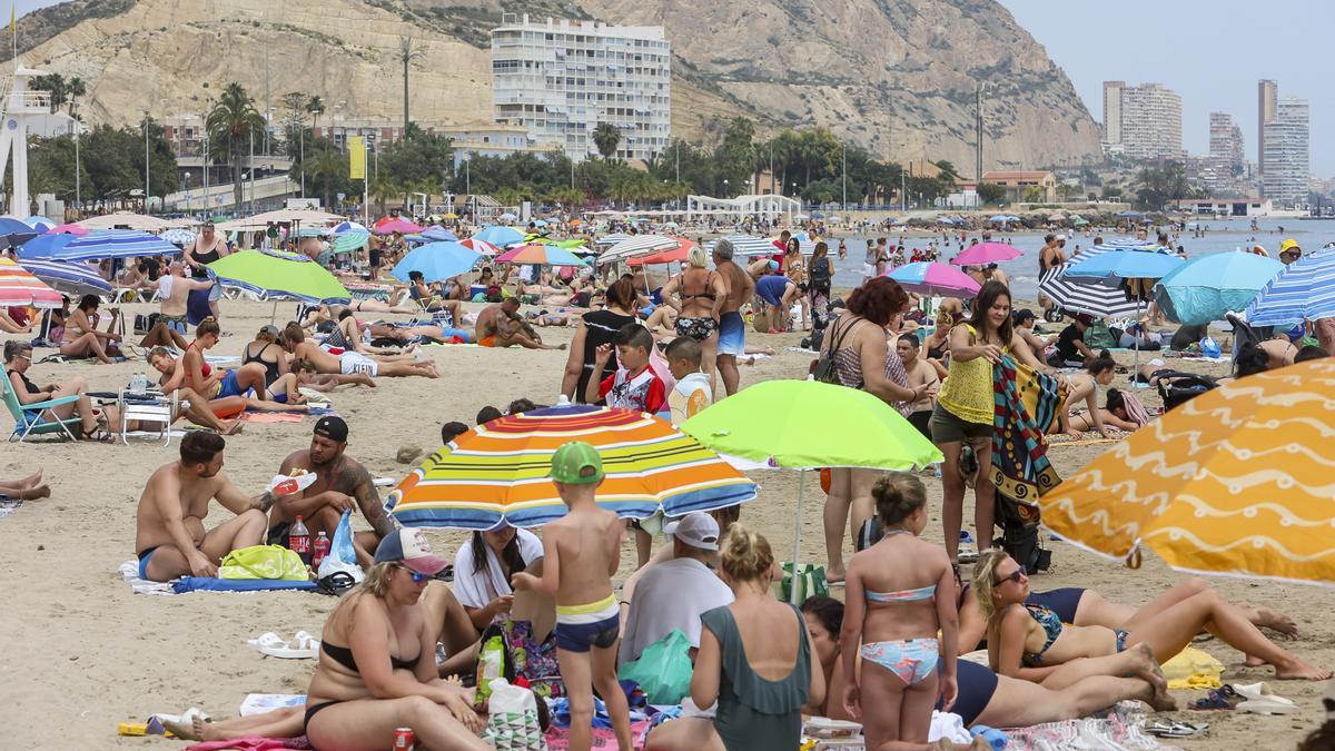 El tiempo en Alicante prevé temperaturas veraniegas para este fin de semana.