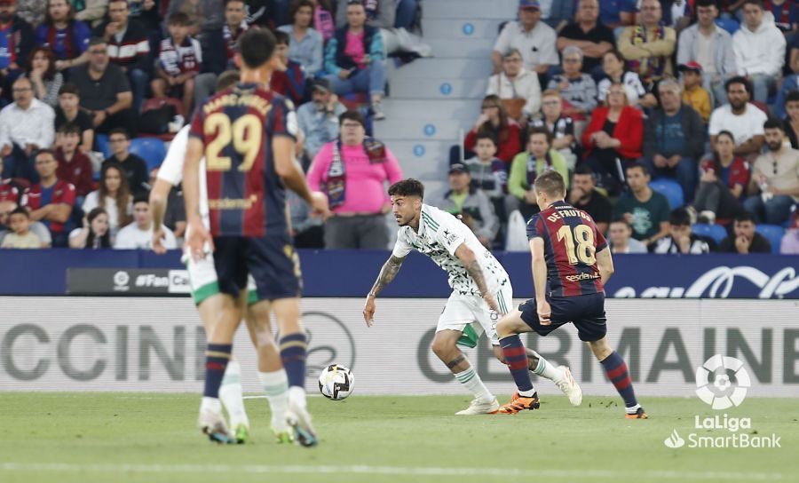 EN IMÁGENES: Así fue el encuentro entre el Real Oviedo y el Levante